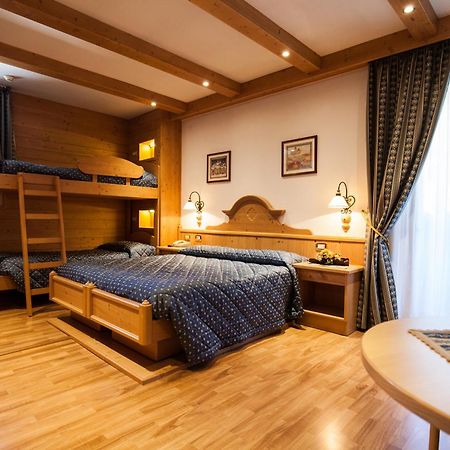 Hotel Posta Forni di Sopra Eksteriør billede