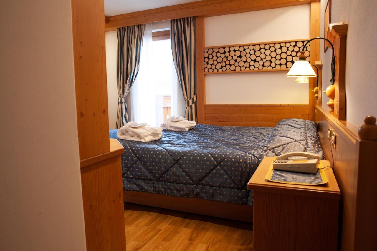 Hotel Posta Forni di Sopra Eksteriør billede