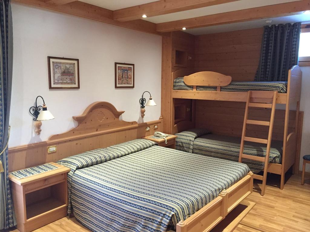 Hotel Posta Forni di Sopra Eksteriør billede