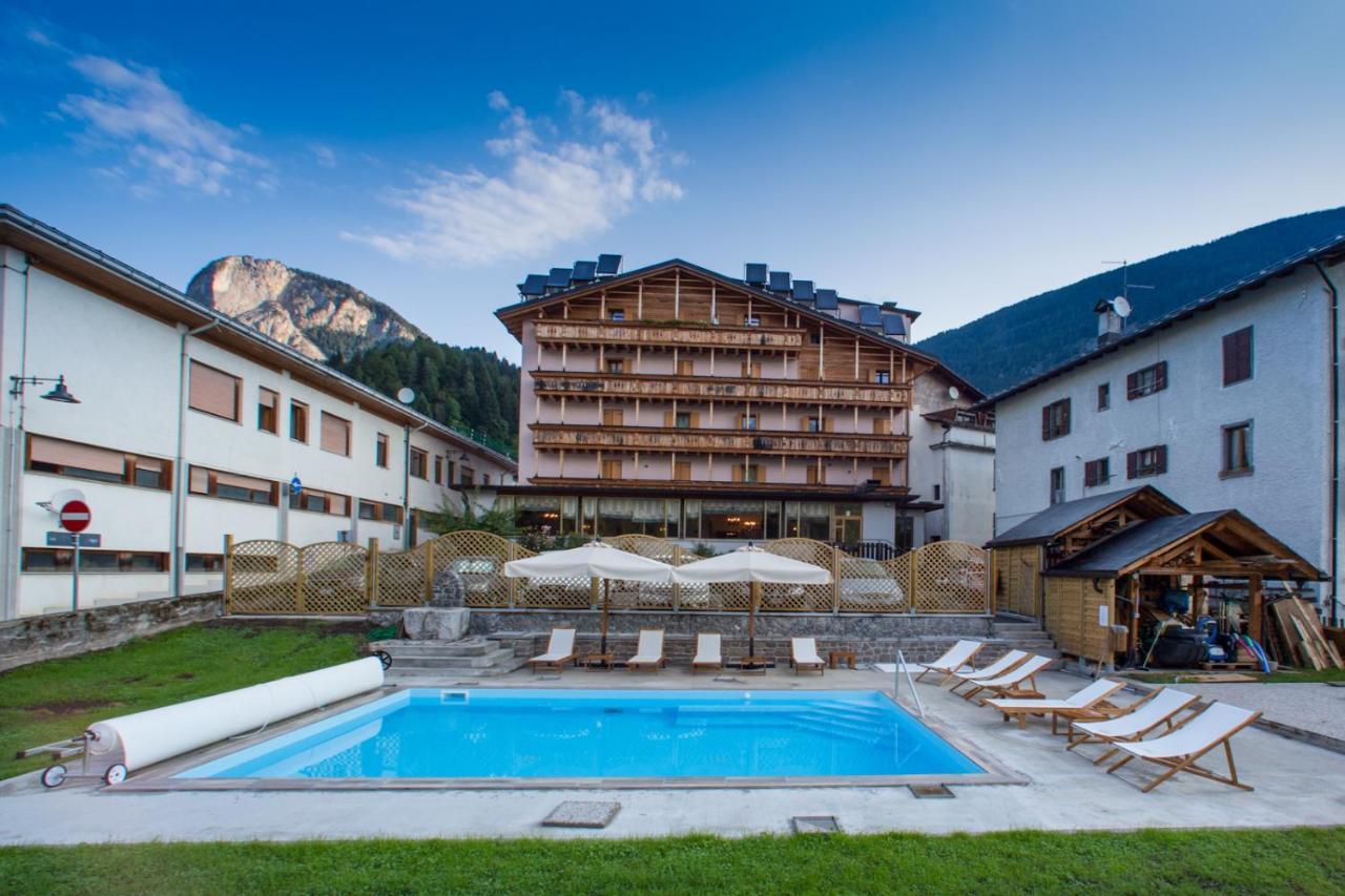 Hotel Posta Forni di Sopra Eksteriør billede